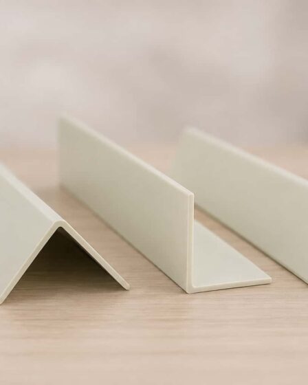 Por que comprar cantoneira de PVC auto adesiva?